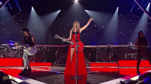 Beautiful scene of moldy, bright red love red moldy Taylor Swift