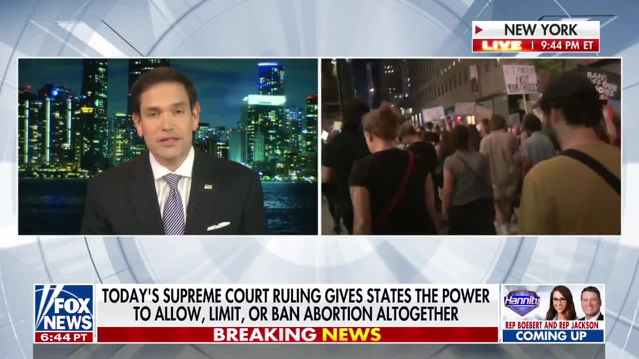 Mass protests emerge in New York, Washington, and nationwide