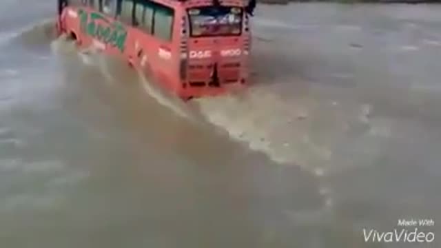 Crazy drivers in Pakistan