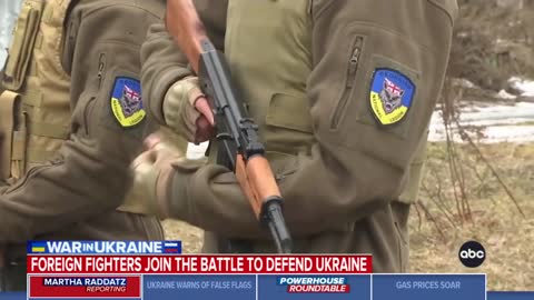 Foreign fighters join the battle to defend Ukraine