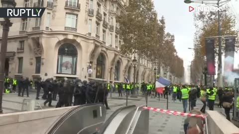 Žestoki okršaj policije i Francuza u Parizu