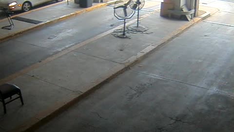 3138RHOBG3CStGarageLeftDoor_2021-01-06_08h42min39s897ms.mp4