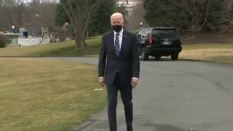 Biden fake press conference. Watch the grey microphone and Biden's arm.