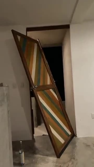 Rose McGowan is in DANGER