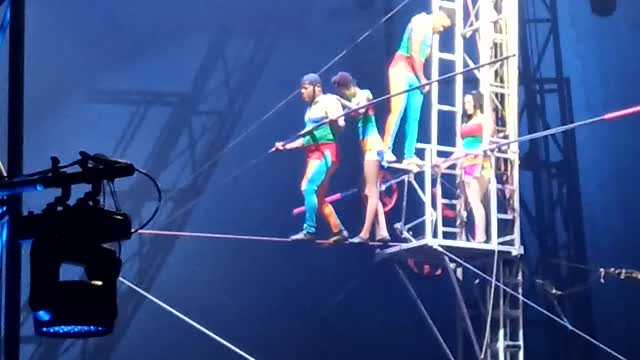 Balance beam with one leg