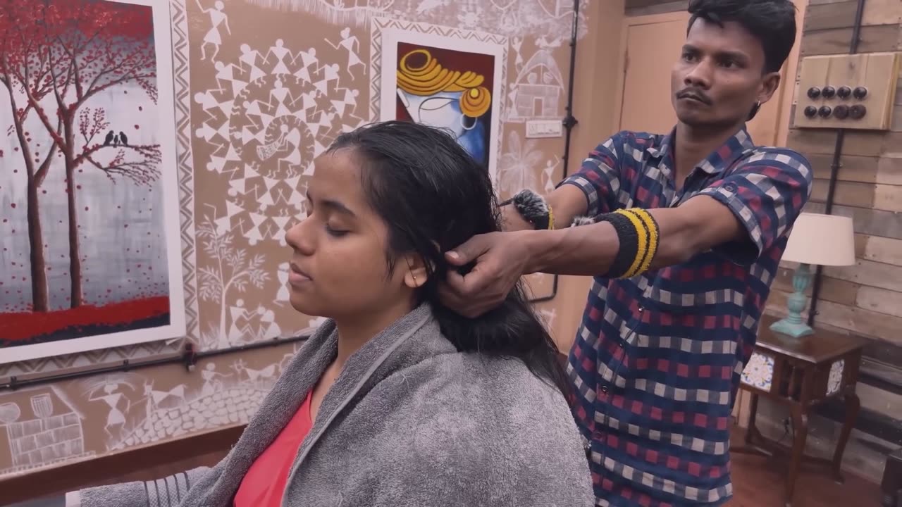 Master Cracker Performing Relaxing Head Massage _ Indian Massage