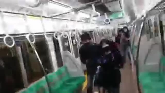 🚨🔥🇯🇵 Al menos 15 heridos después de un presunto ataque incendiario en el metro de Tokio (NHK)