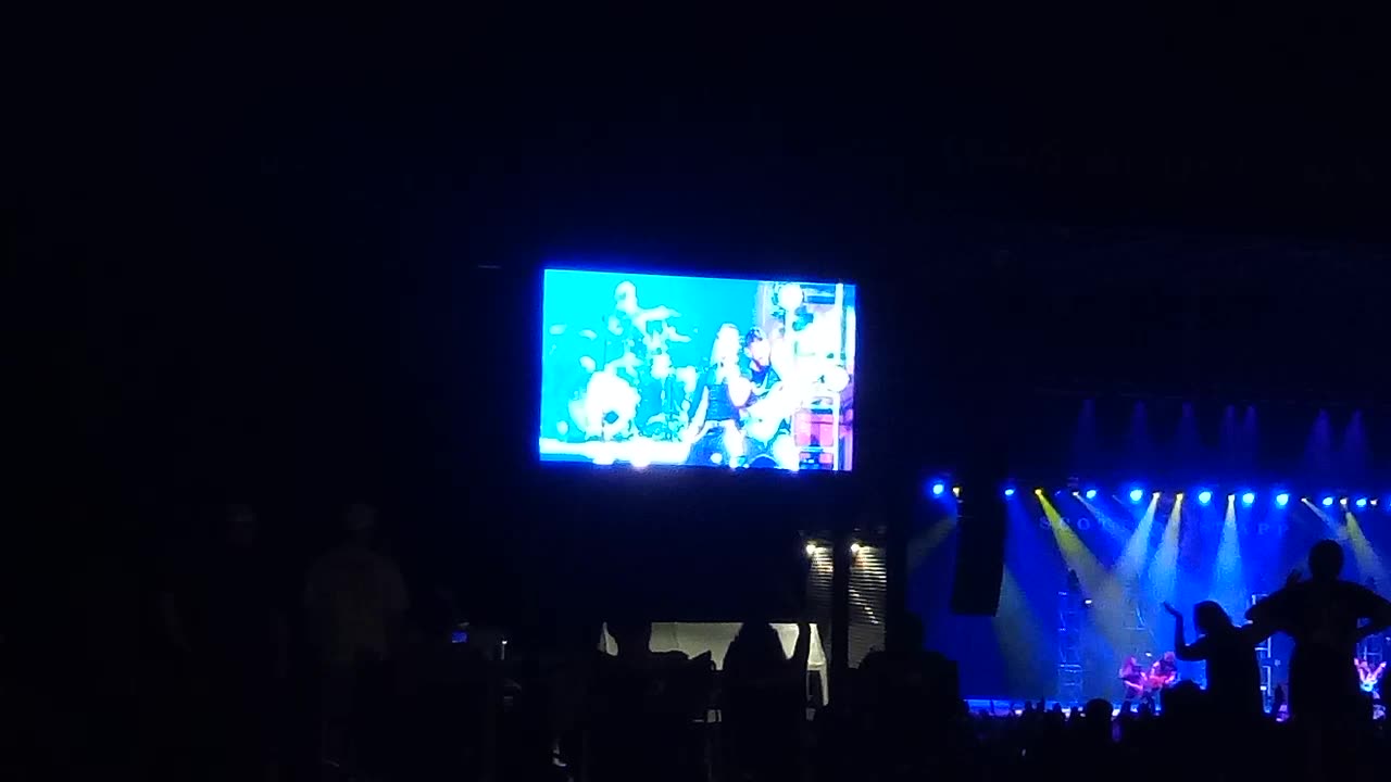 Only clip I got of Scott Stapp my phone was being a butt