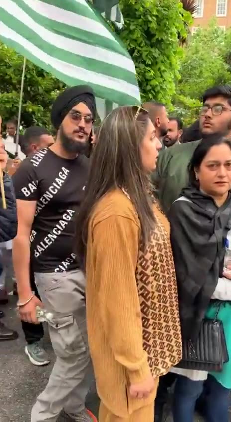 London looks like Pakistan… Is there anywhere in Pakistan that looks like