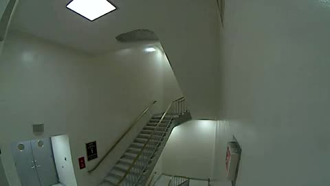 3152RHOB01Stair7_2021-01-05_21h00min03s853ms.mp4