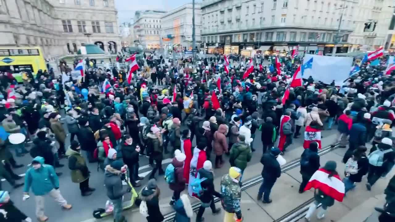 Thousands protest covid-tyranny in Vienna, Austria.