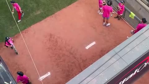 Fan Uses String and Cup to Grab a Baseball