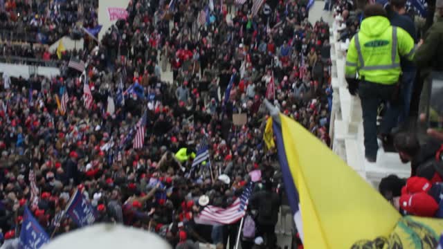 Live raw video footage from the capitol building event 1-6-2021