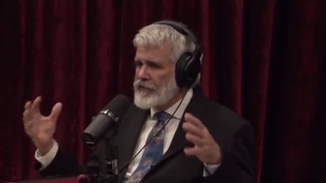 Dr. Robert Malone Explains Mass Psychosis To Joe Rogan