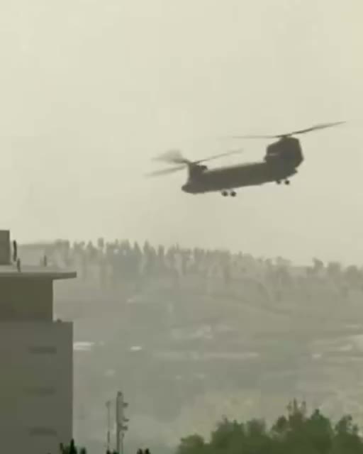 Chaotic US Evacuation of Kabul. Civilians Rush to Flee the Taliban.