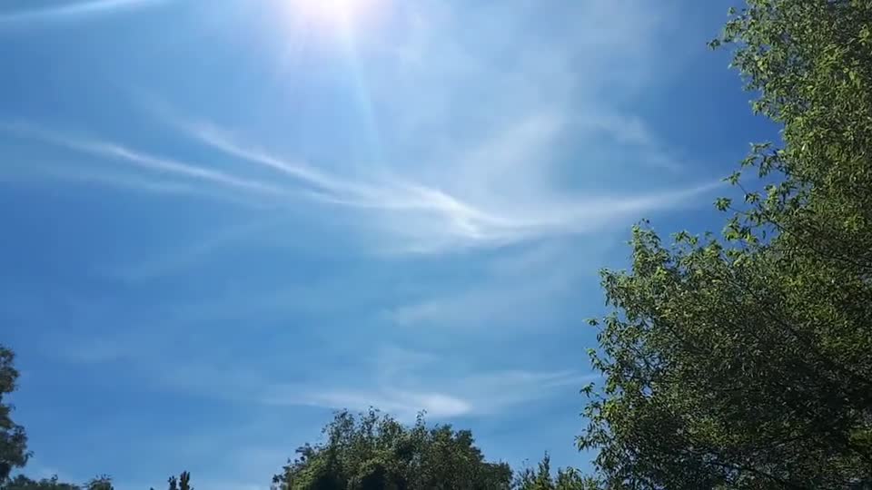 Himmel in Berlin am 24.07.2022 um 13:11 Uhr