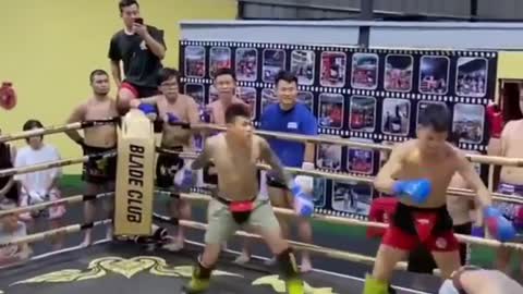 3 untrained guys challenged a kickboxer so he took on all of them