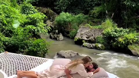 Outdoor bed near the river #naturelover #honeymoondestination #honeymoon #honeymoontravel #love