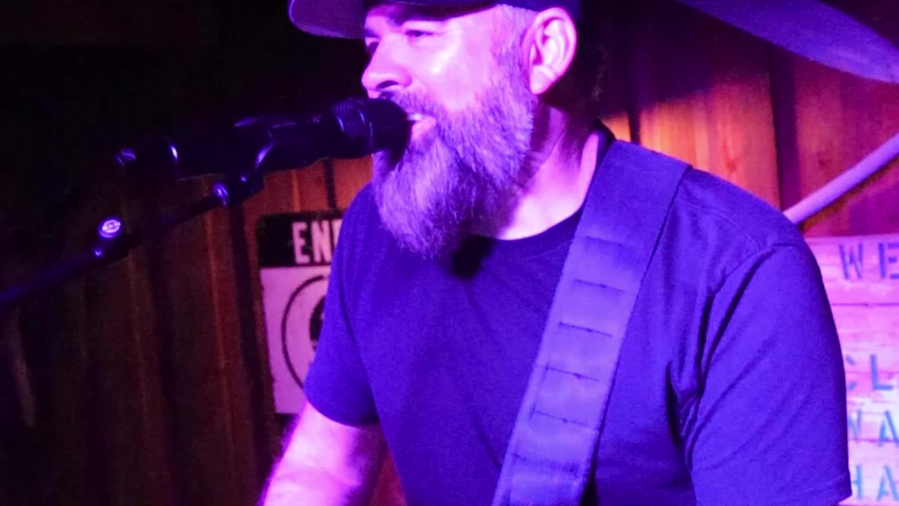 Brad Emanuel sings Tyler Childers Feathered Indians at Clear Water Harbor