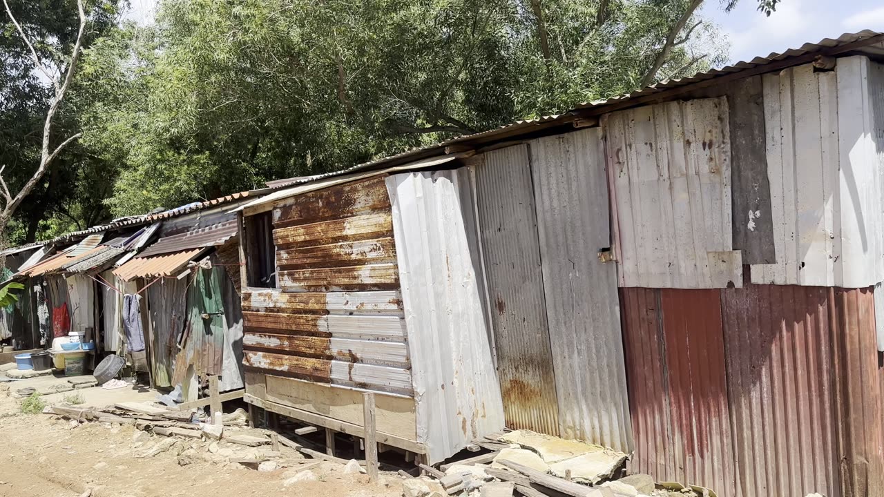 The Ramshackle Housing on Super Pricey Land of Phuket vs the Super Villas