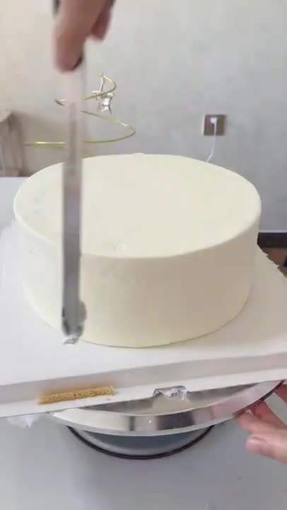 Cake Decorating video