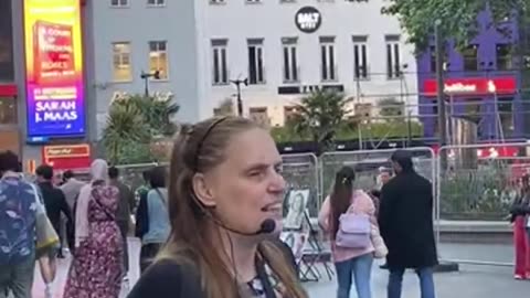 Sarah’s ministries for Jesus Christ 🕊 is live from Leicester Square #London