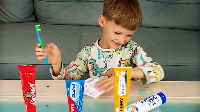 Toothpaste Challenge #FamilyBooms #shorts