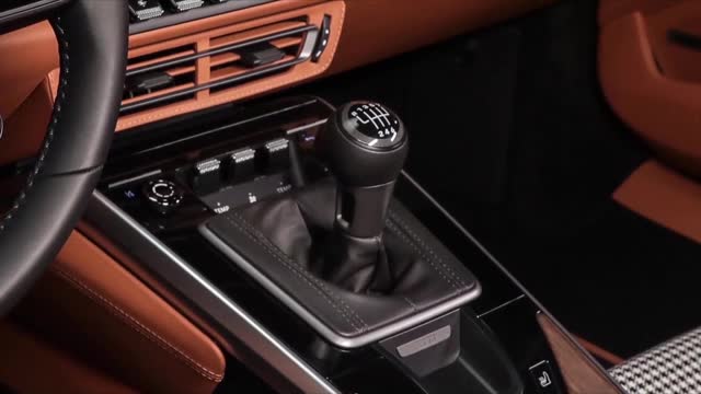 The Irresistible Porsche 911