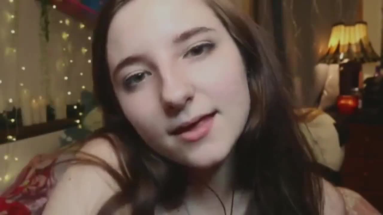 Girlfriend roleplay ASMR kiss