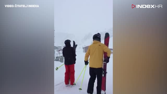 Gomila snijega na austrijskom skijalištu