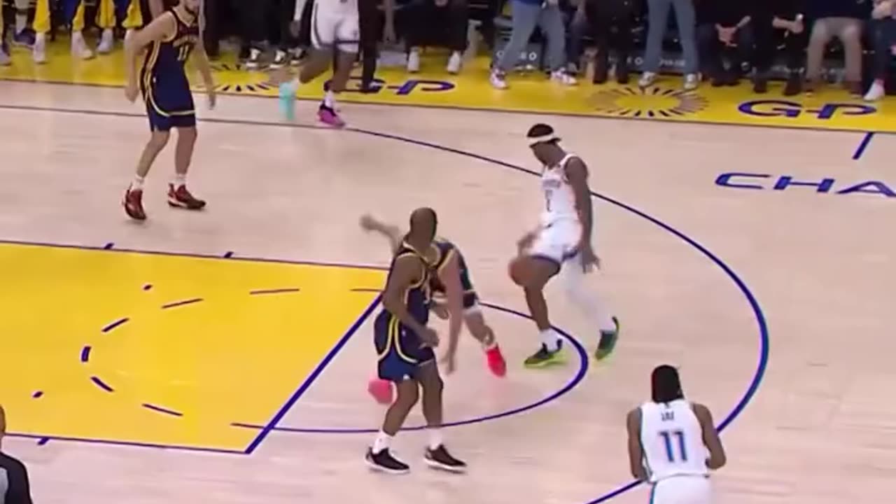 Shai Alexander crosses Steph curry