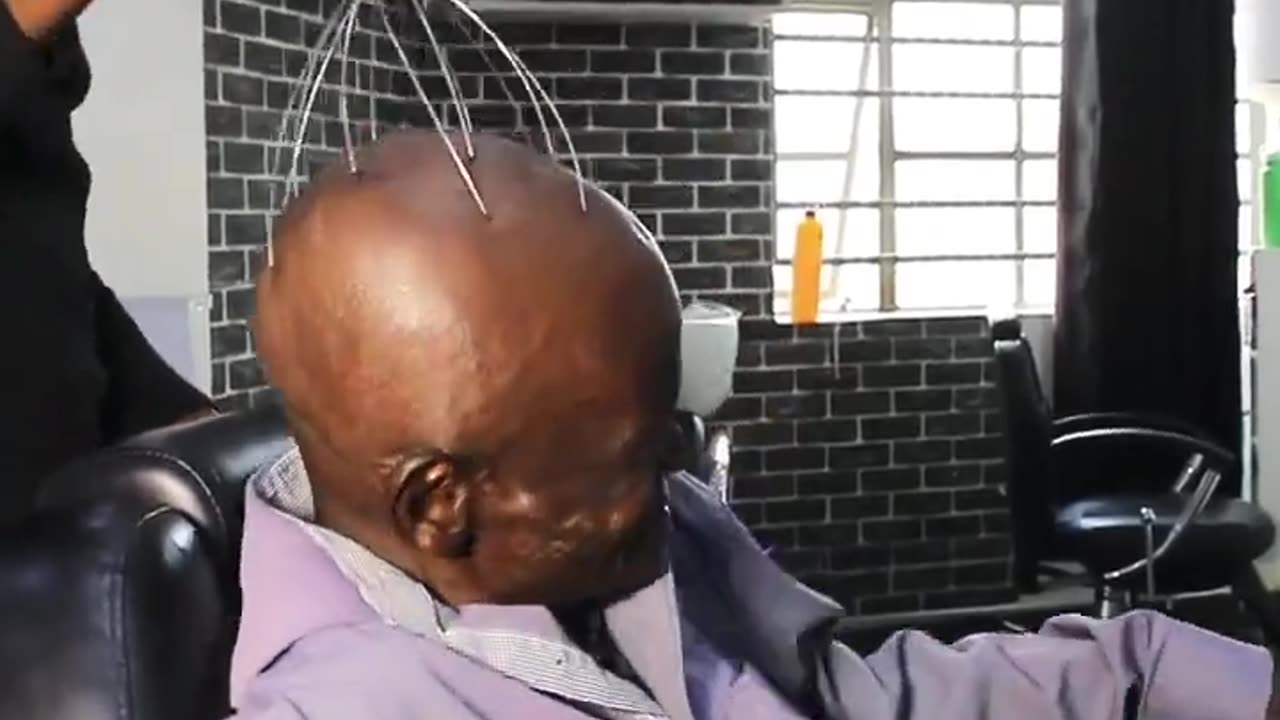 funny head masssage