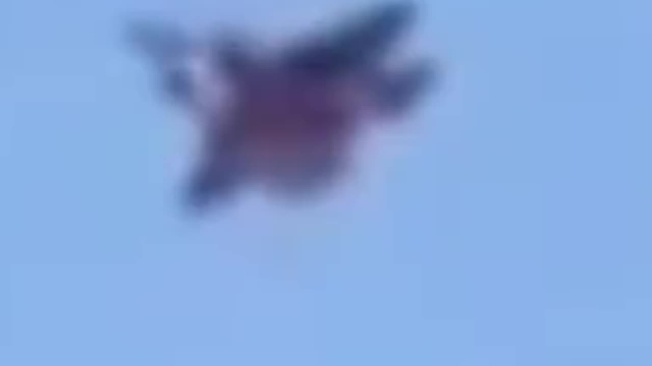 A F-35 w/o a Fuselage? And You Still Don't Think They are using Holograms?