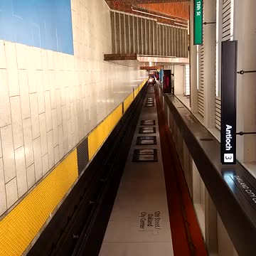 Bart train pull in to 12th Street