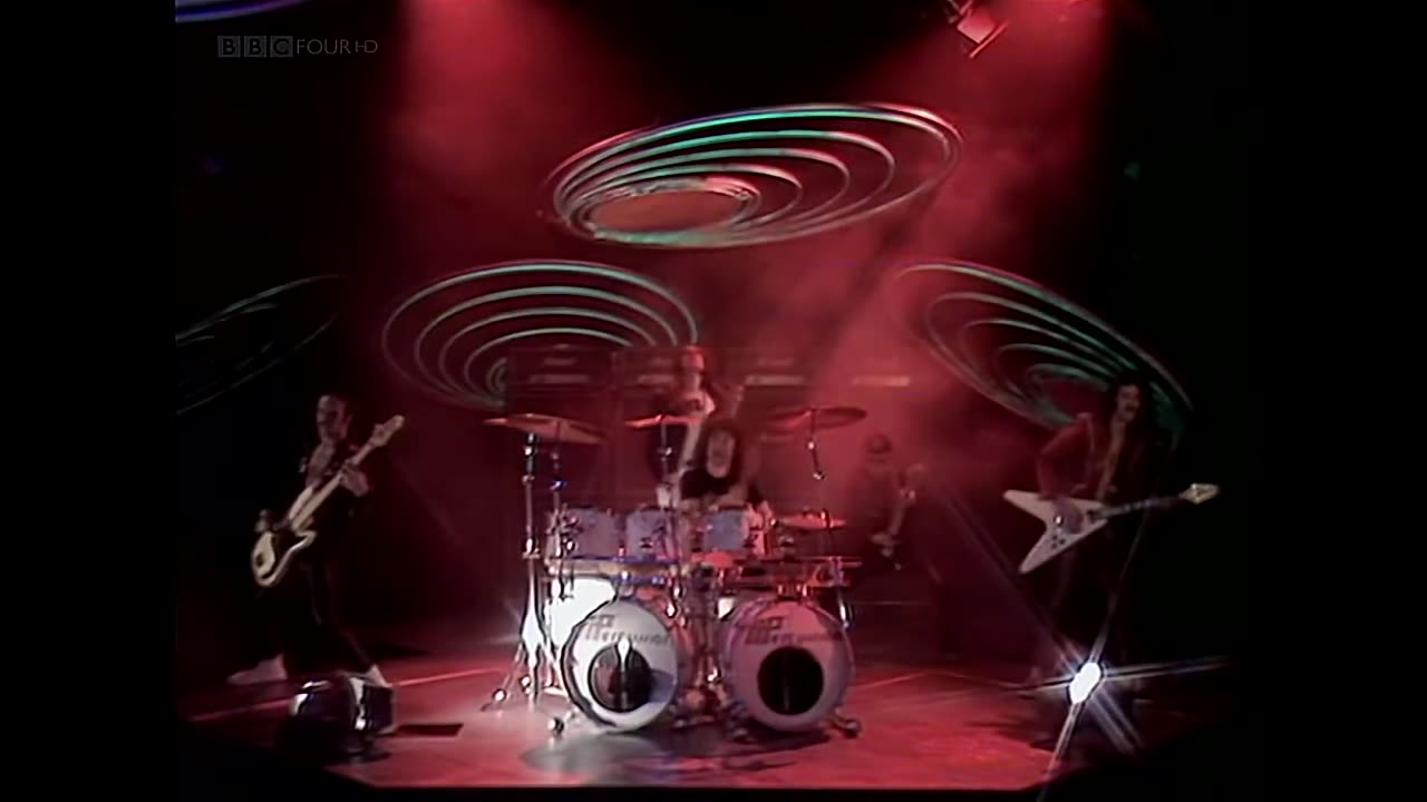 Saxon - Wheels Of Steel