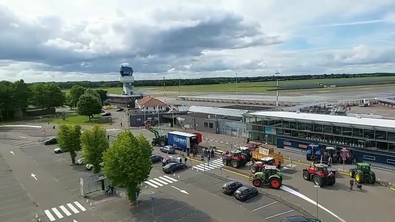 Dutch farmer airport blockade, nothing moving in or out