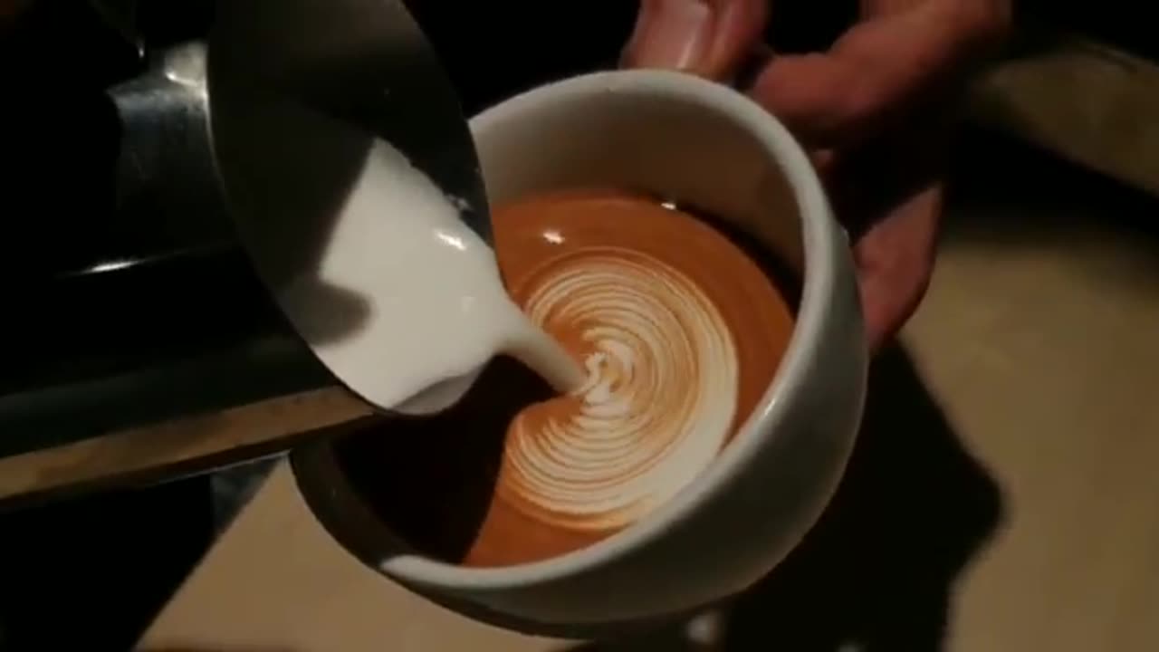 Latte art heart skils