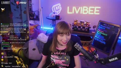 @LiviBee is so nice #TwitchHighlights #HappyHalloween