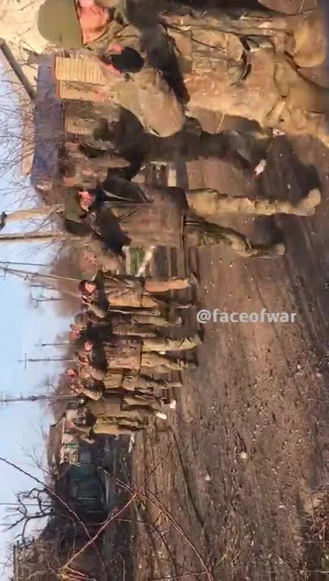 Soldats ukrainiens arrêtés à MARIUPOL