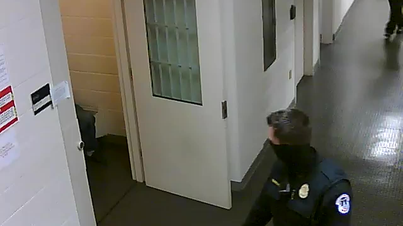 1665HQOB02PrisonerProcessingCell_2021-01-06_22h20min01s880ms.mp4
