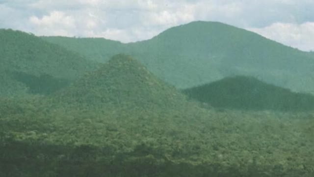 EXISTE UMA CIDADE FANTASMA NA AMAZÔNIA DO ANO 3000, COM PIRÂMIDES E OVNIS!