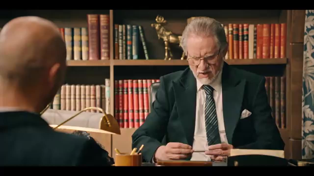 Damián y Marta le cuentan a Jesús que Perfumerías De la Reina se fusiona con su nueva empresa