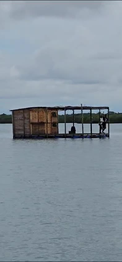 Bar flotante en Barú