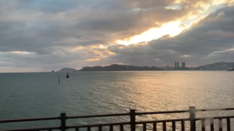 A spectacular view of the sea on a train.