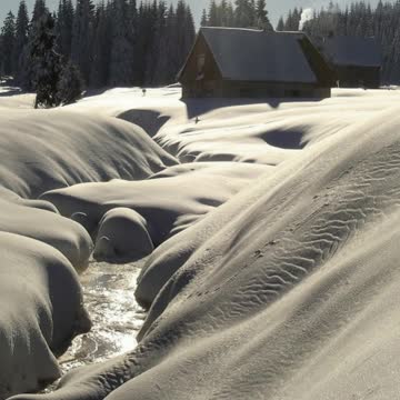 Photographer Takes Beautiful Winter Photos Of The Polish Mountains