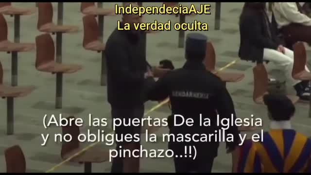 El Impresentable disfrazado de PAPA se burla de un Cristiano.