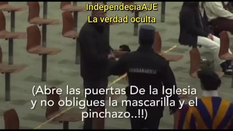 El Impresentable disfrazado de PAPA se burla de un Cristiano.