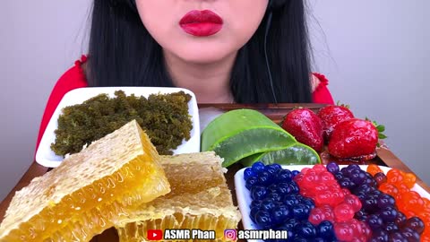 MOST POPULAR FOODS FOR ASMR (HONEYCOMB, ALOE VERA, TANGHULU, SEAGRAPES, POPPING BOBA)