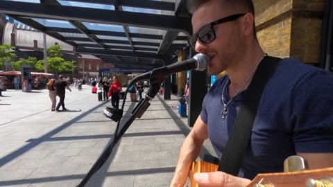 Busking in London in the middle of the COVID pandemic - 09/06/2021