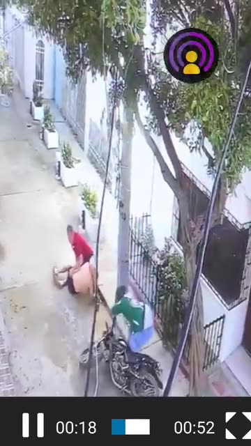 Le roban a su amigo y lo matan por defenderlo